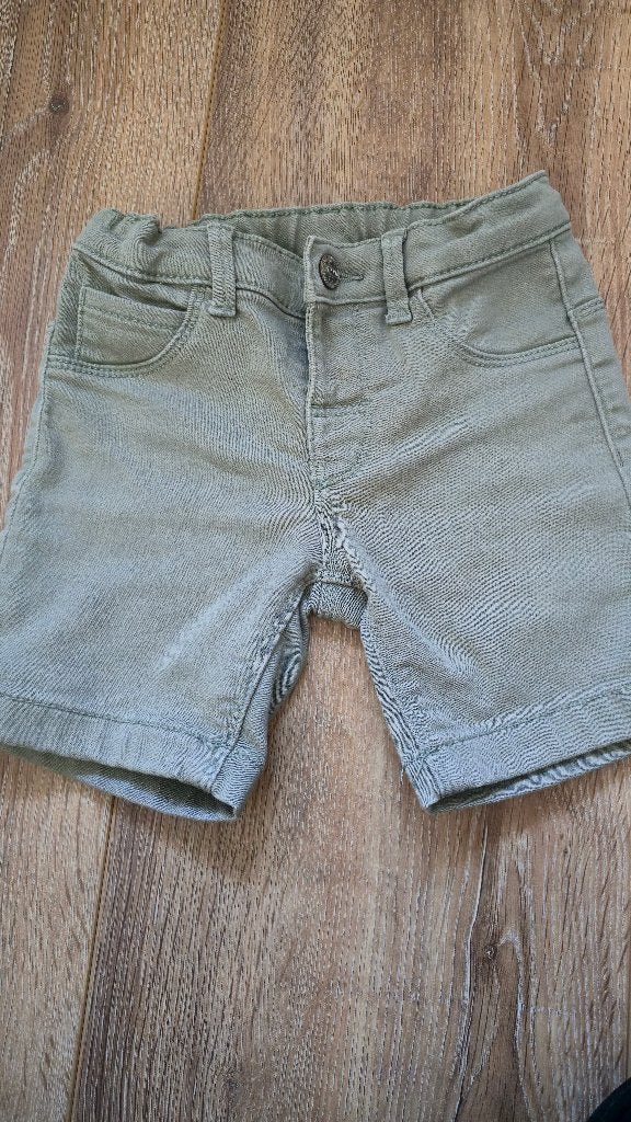 Korte broek Hema maat 98, Broek, Ophalen of Verzenden, Zo goed als nieuw, Hema