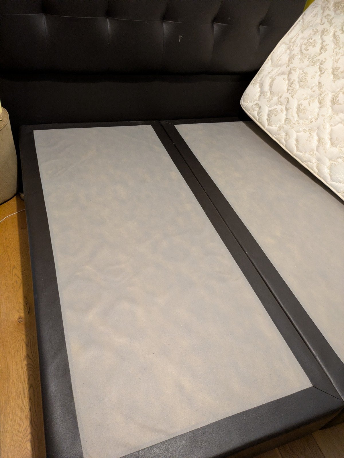 GRATIS Bedframe2 stuks  90x200 cm met hoofdbord - Gebruikt, Ophalen, Gebruikt, 90 cm, Eenpersoons