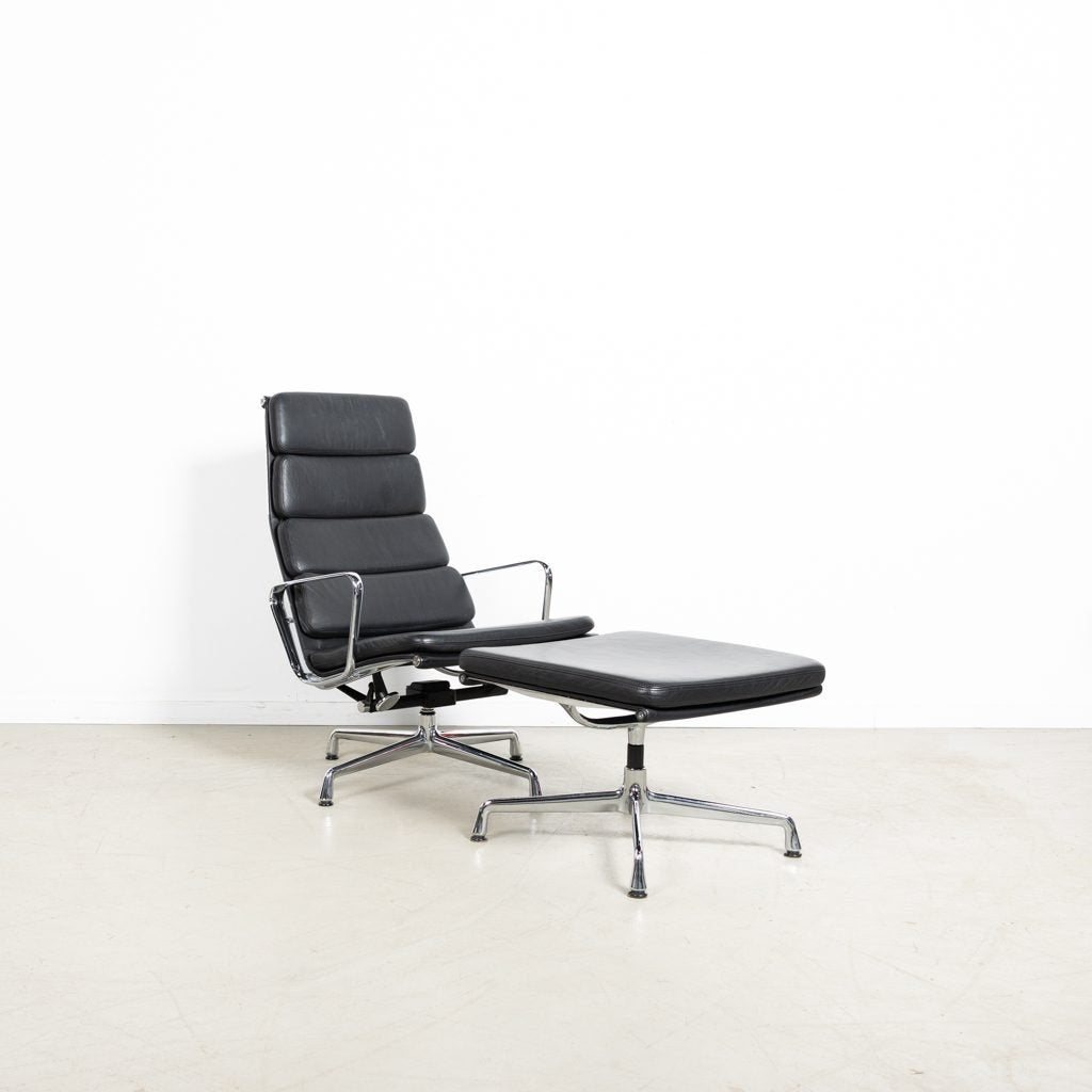 Vitra Eames EA 222 Fauteuil Zwart Leer + EA223 Hocker, Huis en Inrichting, Fauteuils, Niet ingevuld, Zo goed als nieuw, Niet ingevuld