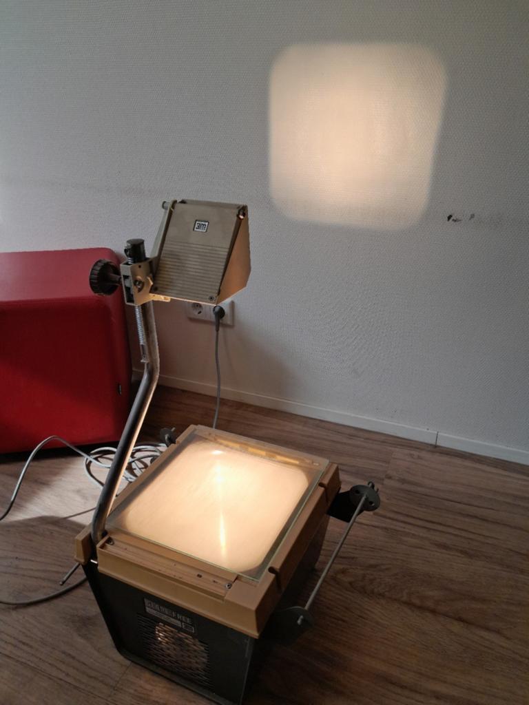NIJKERK 3M overhead projector glare free, Ophalen, Gebruikt