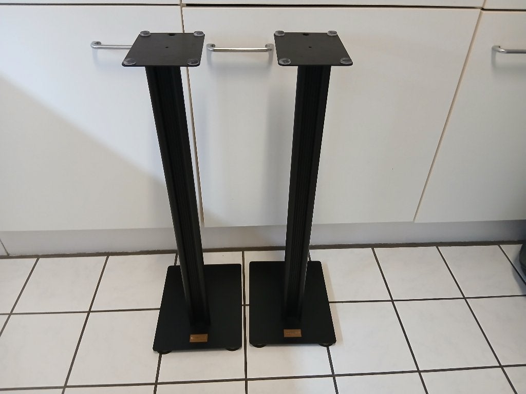 Quadral stands