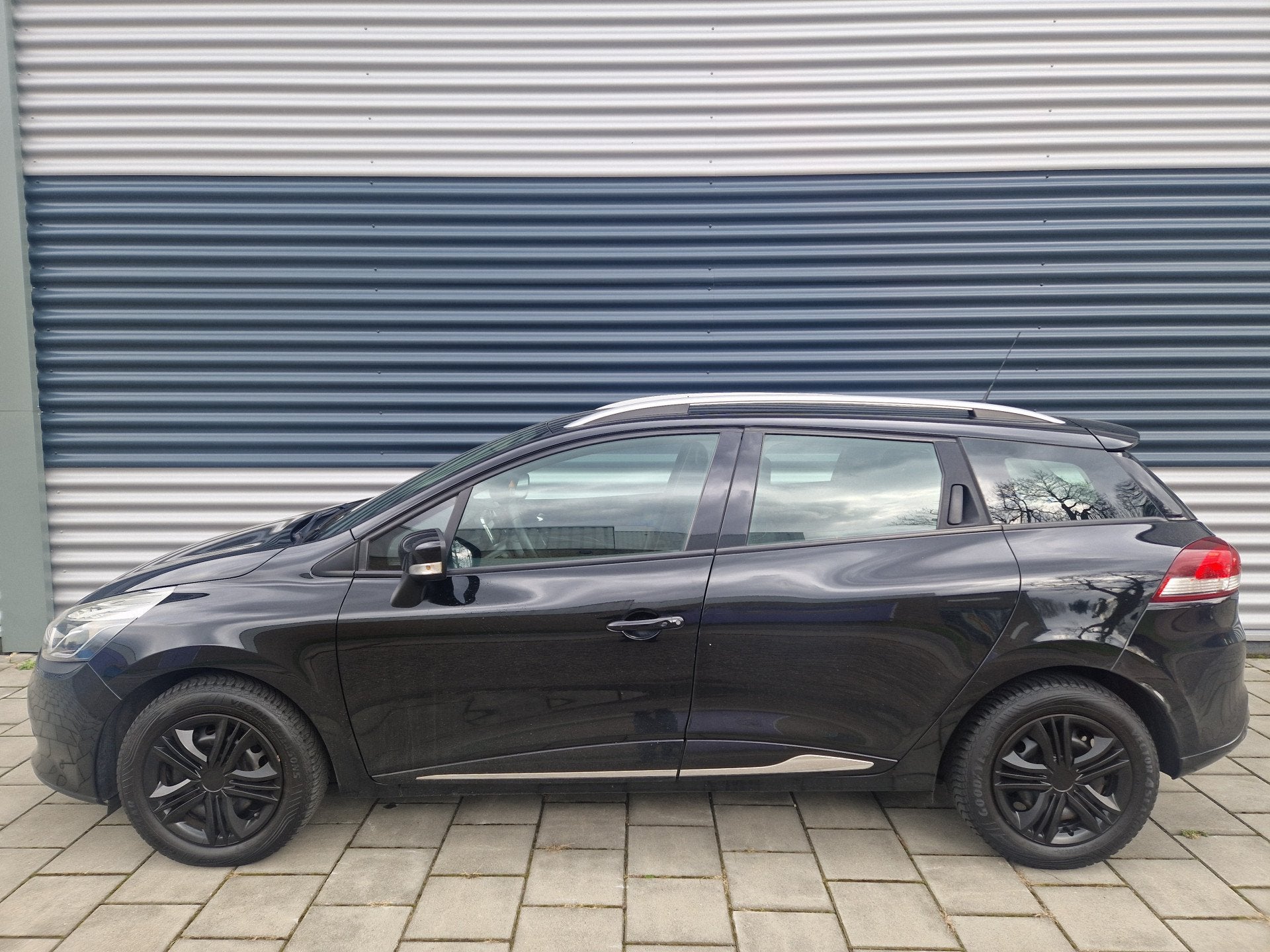 Renault Clio Estate 0.9 TCe Dynamique (bj 2014), Auto's, Stof, Zwart, Zwart, Handgeschakeld