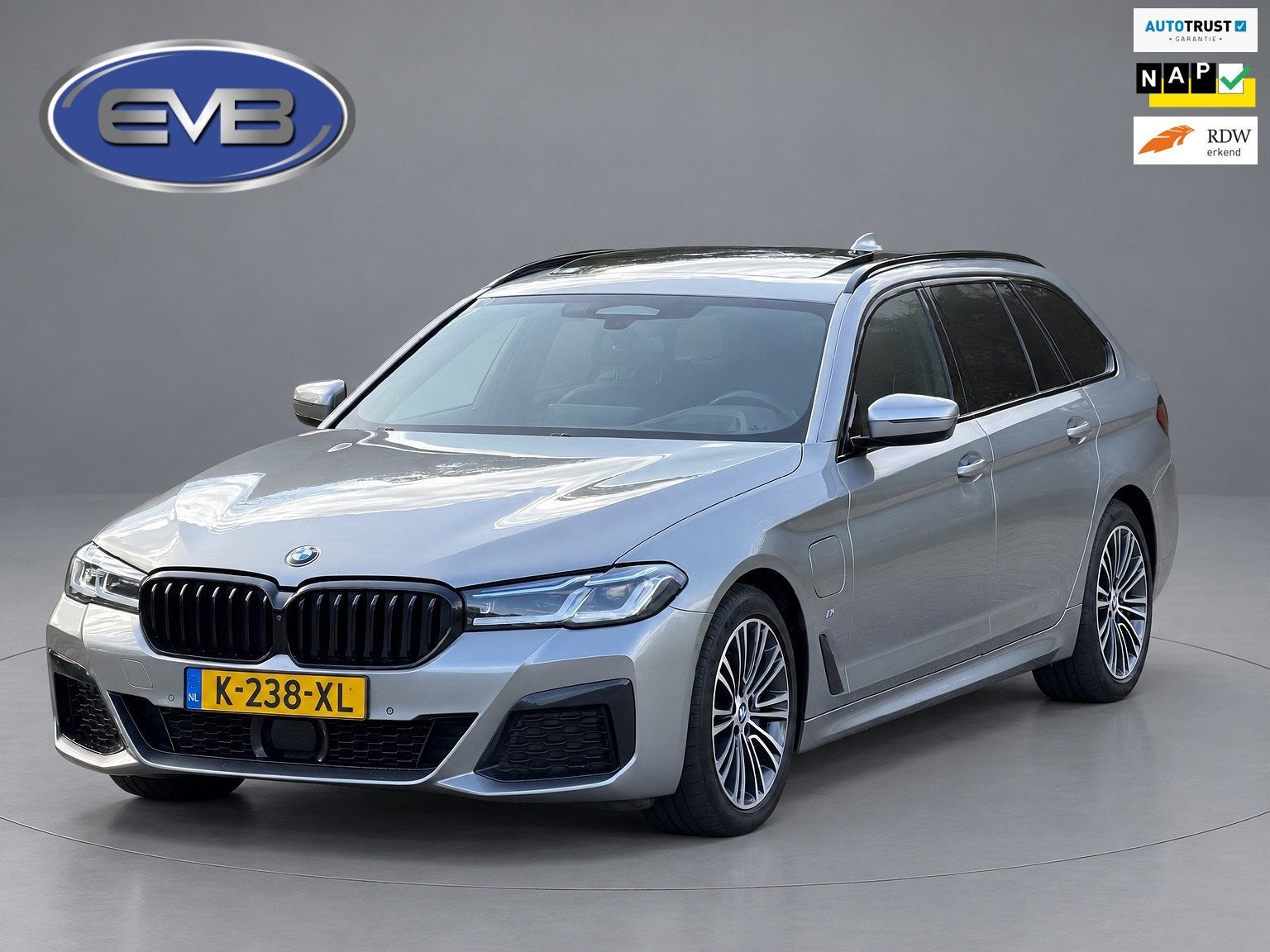 BMW 5-serie Touring 530e M sport PLUS, panoramadak, electr t, Auto's, Automaat, Gebruikt, 4 cilinders, 120 €/maand