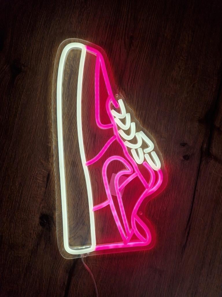 Sneaker LED lamp - nieuw- uniek - inclusief ophang., Ophalen of Verzenden, Nieuw, Minder dan 50 cm