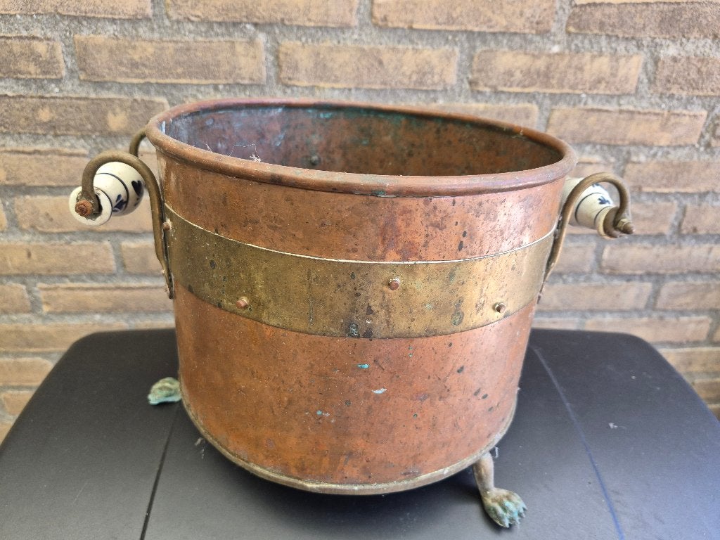 Antieke koperen ketel/cachepot met porseleinen handgrepen, Antiek en Kunst, Antiek | Koper en Brons, Ophalen of Verzenden, Koper