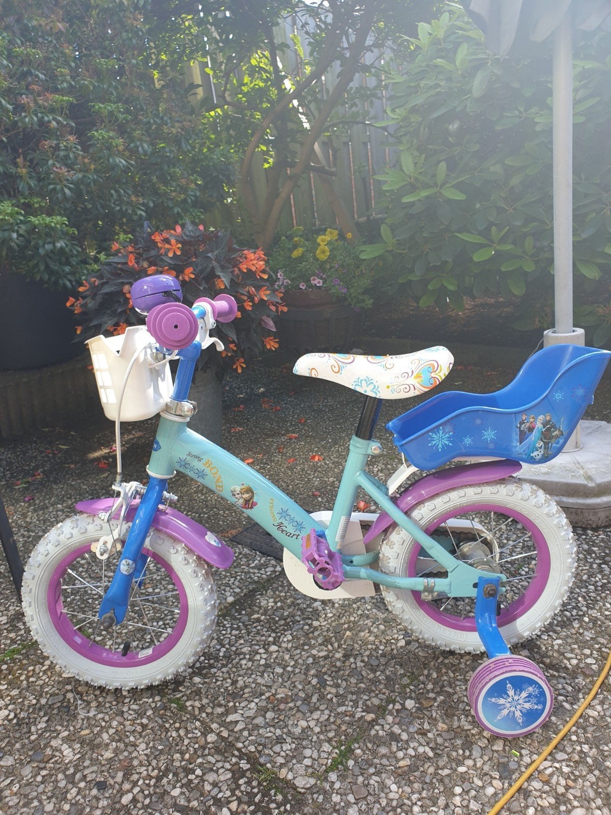 Kinderfiets met zijwielen, Fietsen en Brommers, Ophalen, Terugtraprem, Zijwieltjes, Frozen
