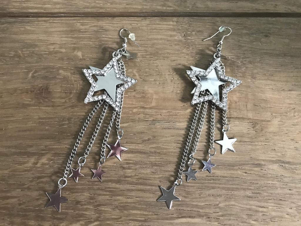 Te koop: oorbellen met sterren en strass, Overige materialen, Hangers, Nieuw, Ophalen of Verzenden