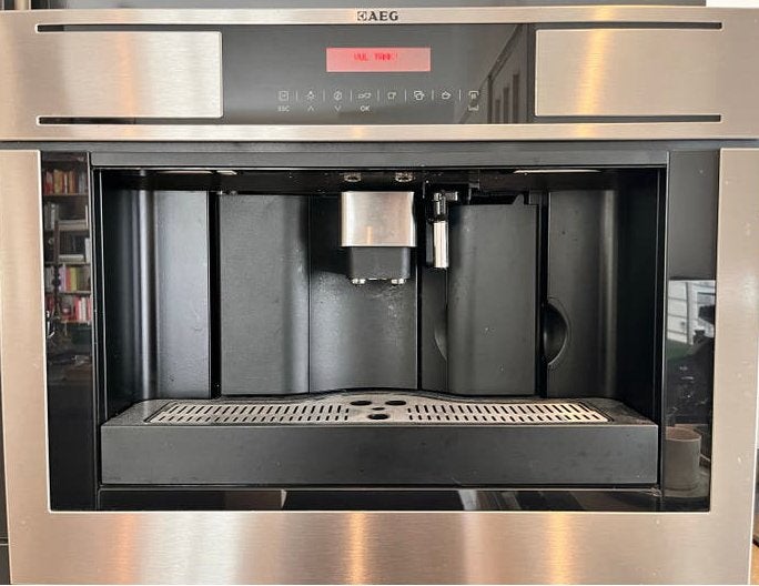 AEG Inbouw Koffiemachine - Model PE4521-M, Witgoed en Apparatuur, Koffiezetapparaten, Ophalen, Afneembaar waterreservoir, Gebruikt