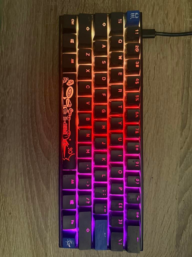 Ducky mecha mini brown switches 60% keyboard, Computers en Software, Toetsenborden, Ophalen of Verzenden, Zo goed als nieuw