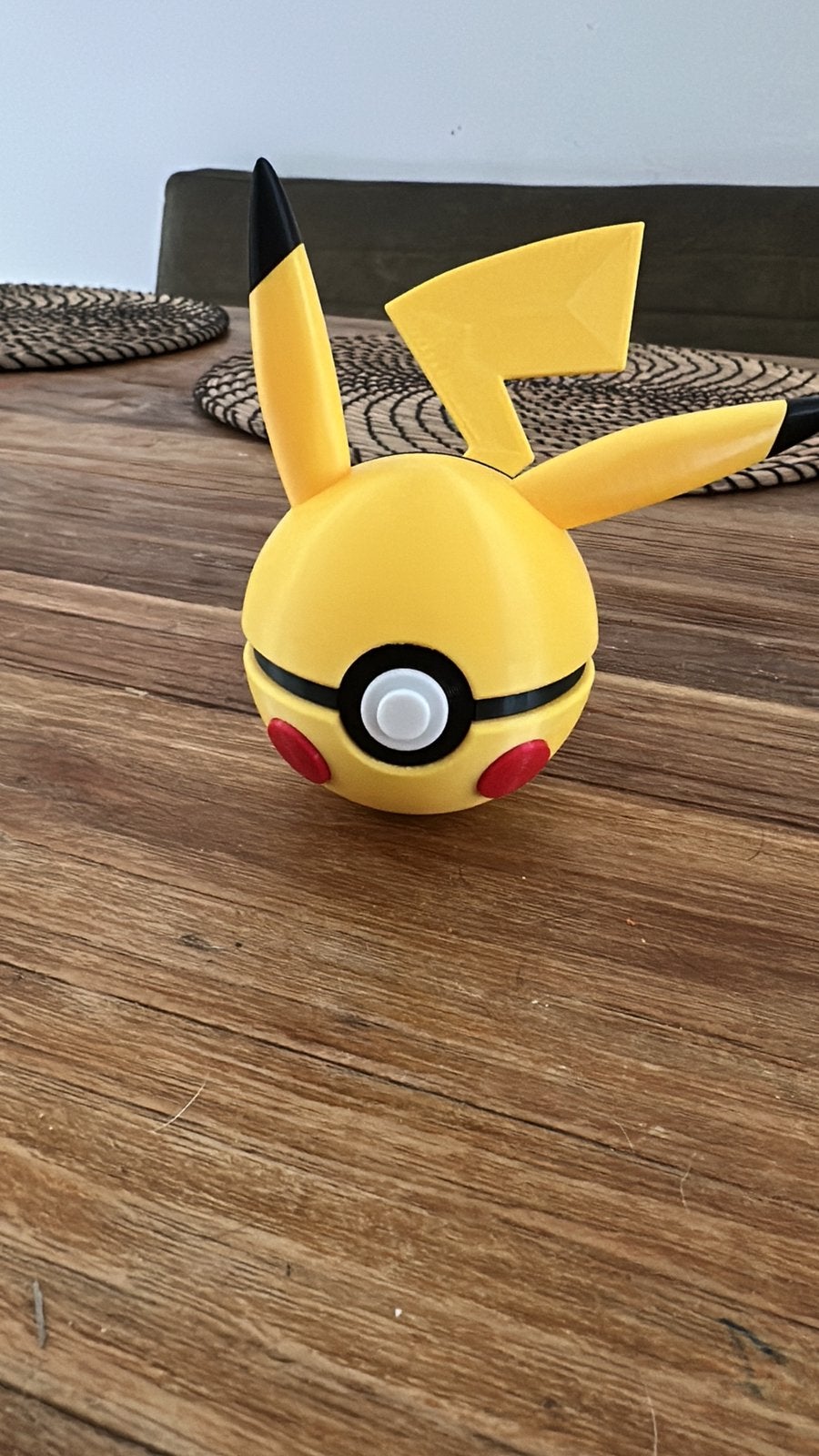 Pokebal Pikachu, Ophalen of Verzenden, Zo goed als nieuw