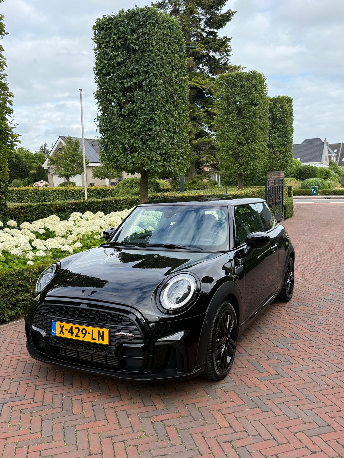 MINI Cooper JCW | Pano | Adaptief onderstel | Winterset, Auto's, Mini, Voorwielaandrijving, 136 pk, Alcantara, Zwart