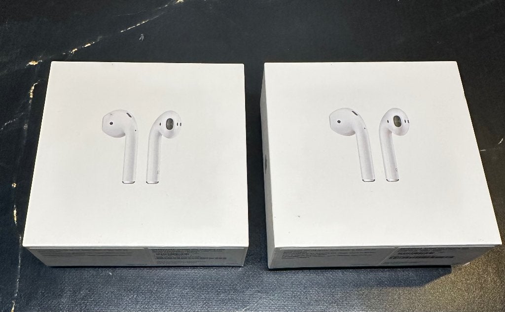 Apple AirPods 2, Gebruikt, Ophalen of Verzenden, Apple, In oorschelp (earbud)