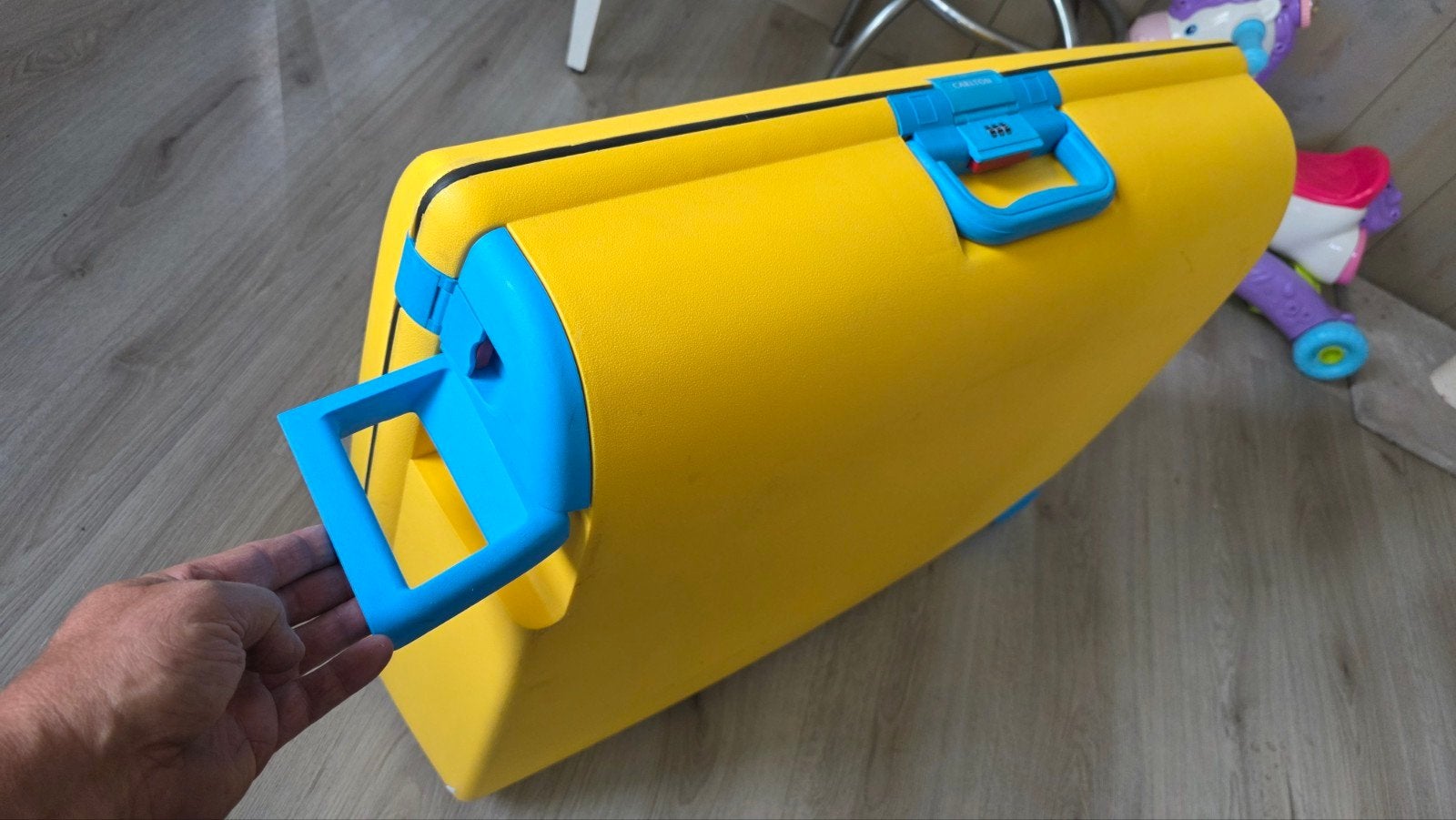 Gele Carlton Koffer met Wieltjes en Slot - Gebruikt, Gebruikt, Hard kunststof, Onbekend@carlton.com, 70 cm of meer