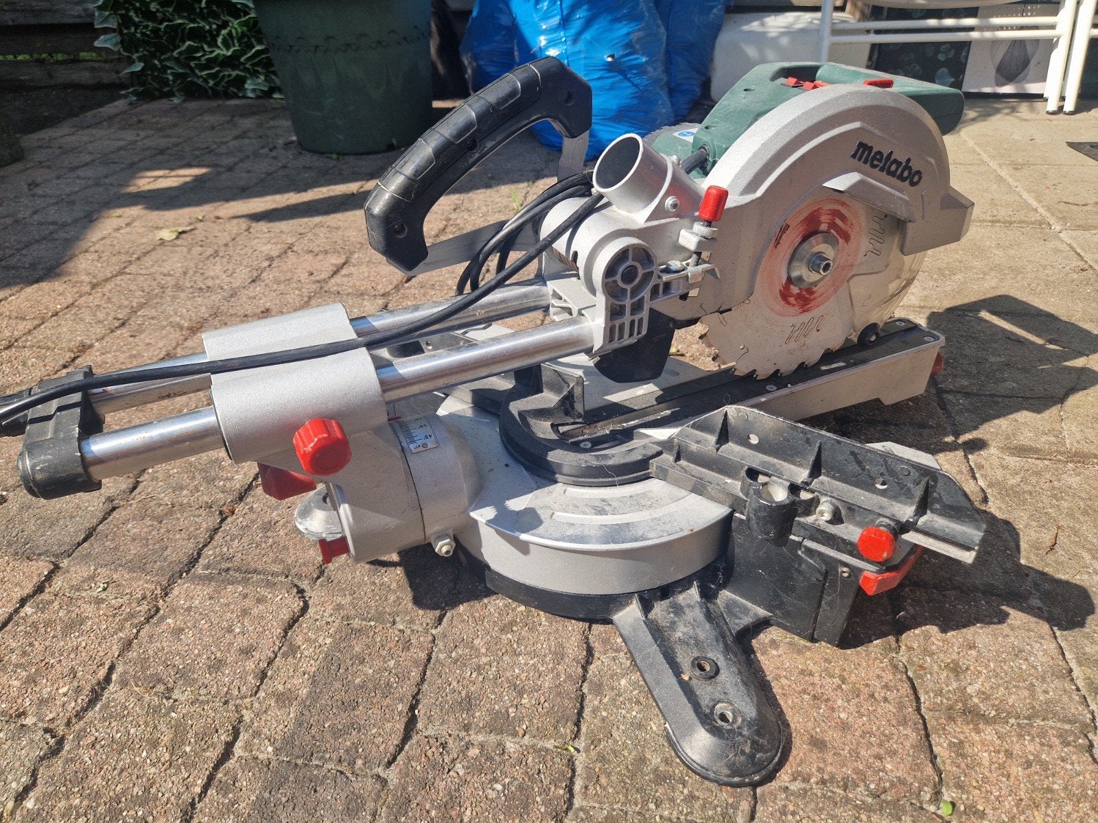 Metabo KGS 216 M Afkortzaag, 70 mm of meer, Ophalen of Verzenden, Zo goed als nieuw, Afkortzaag