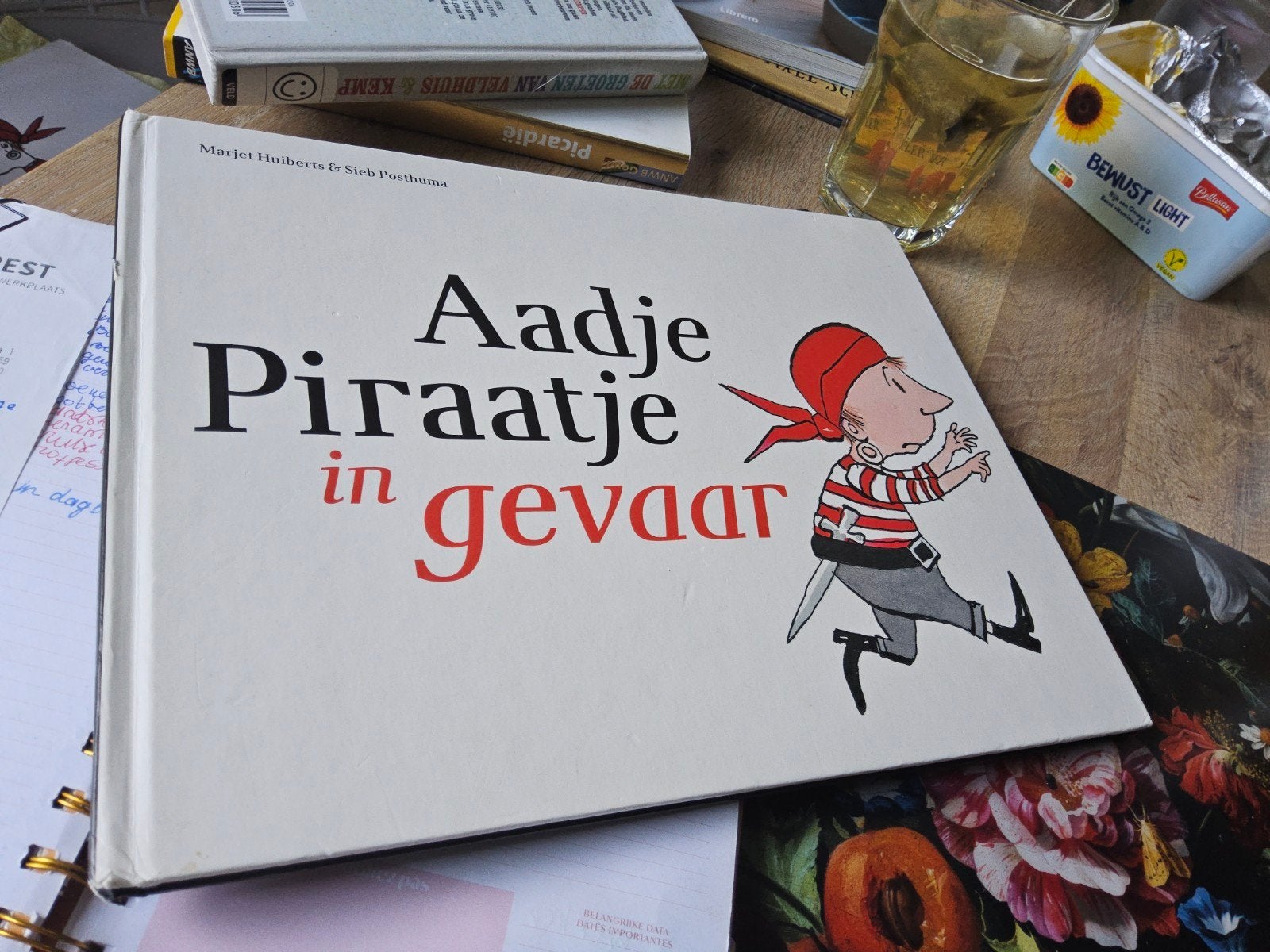 Marjet Huiberts - Aadje Piraatje in gevaar, Ophalen of Verzenden, Zo goed als nieuw, Marjet Huiberts