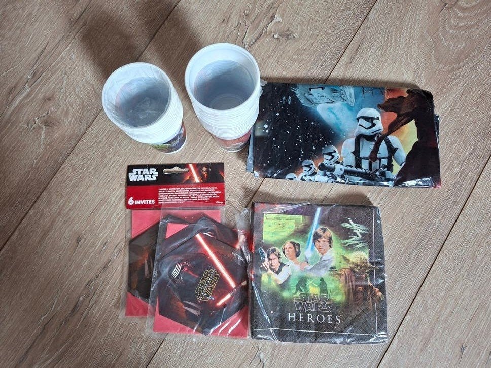 Feestaankleding thema: Star Wars bekers, kaarten, tafellaken, Ophalen, Nieuw, Actiefiguurtje