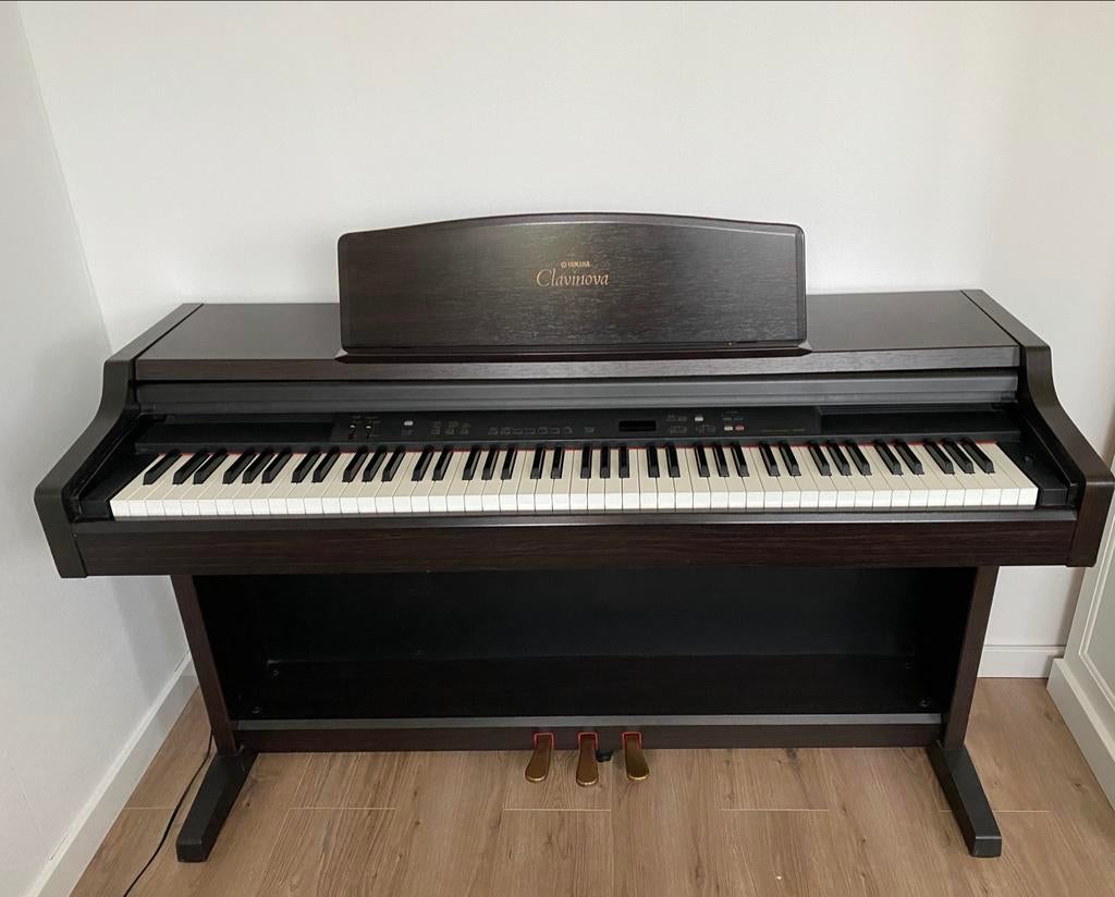Yamaha Clavinova CLP-840 Digitale Piano, Ophalen, Bruin, Digitaal, Zo goed als nieuw