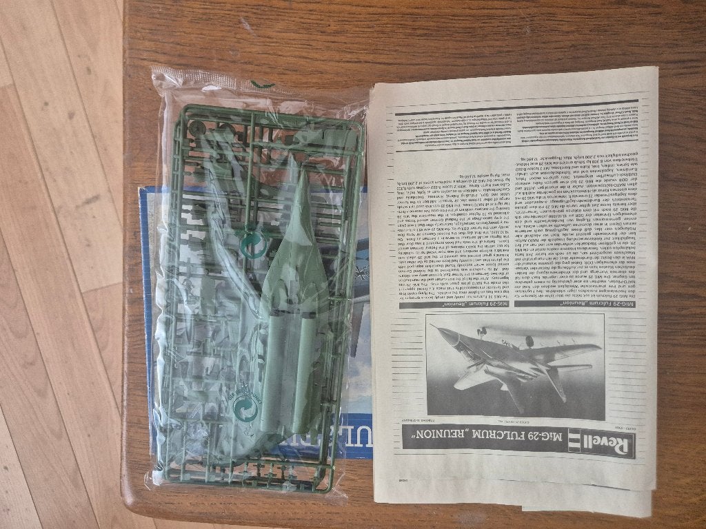 Te koop, Hobby en Vrije tijd, 1:72 tot 1:144, Revell, Ophalen of Verzenden, Zo goed als nieuw