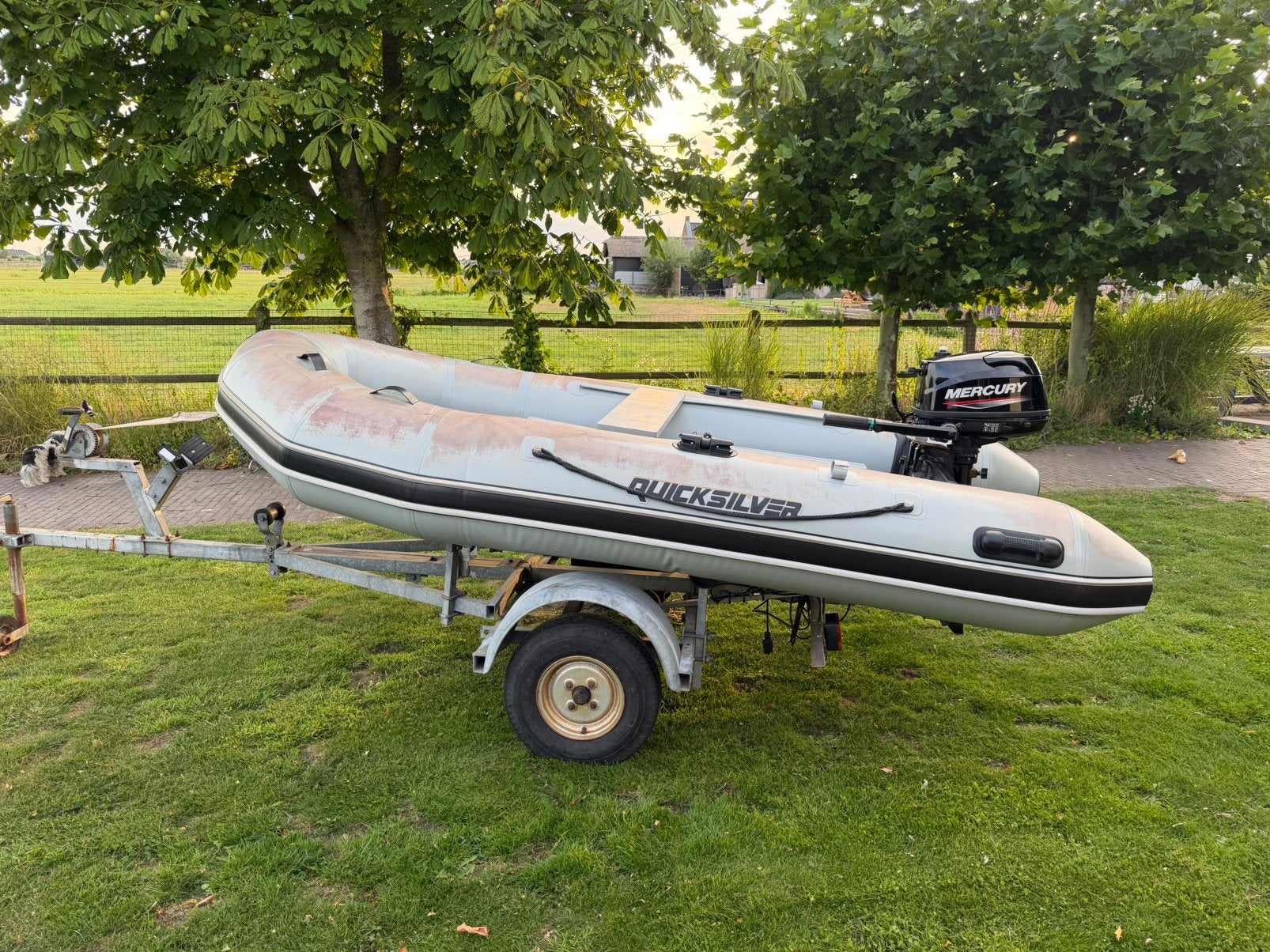 Rubberboot met Mercury motor 6 PK, Watersport en Boten, Ophalen, Zo goed als nieuw, Opbergtas, Mercury