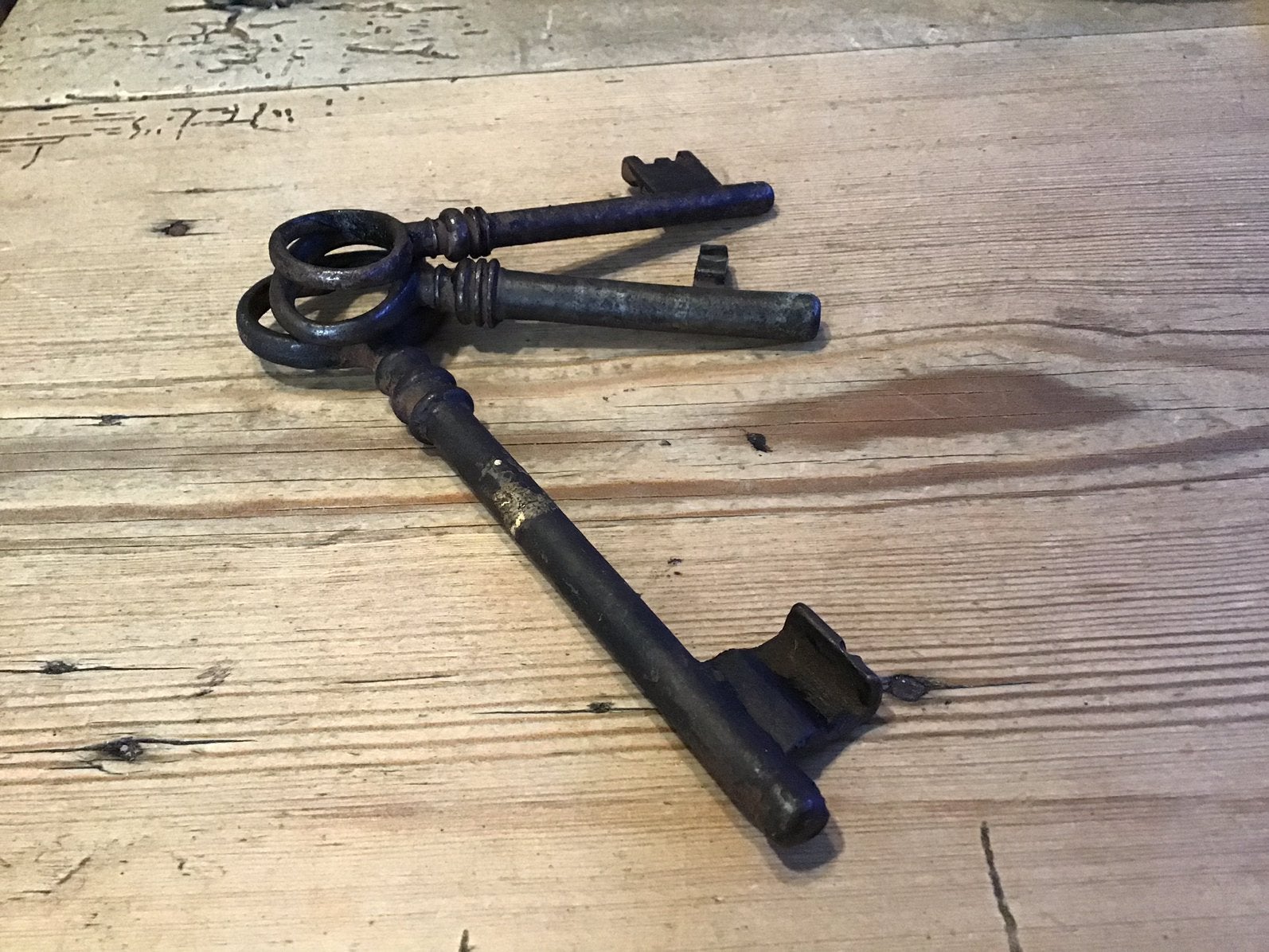 3 oude ijzeren sleutels, Antiek en Kunst, Curiosa en Brocante, Ophalen of Verzenden