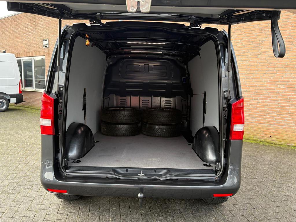 Mercedes-Benz Vito 114CDI 136PK 9G-tronic / 2.500KG Trekhaak, Auto's, Bestelauto's, Automaat, Gebruikt, Huisgarantie, 4 cilinders