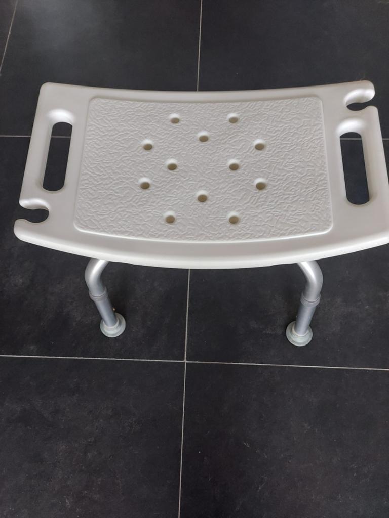 Vrijwel ongebruikt douche krukje., Overige typen, Zo goed als nieuw, Minder dan 100 cm, 25 tot 50 cm
