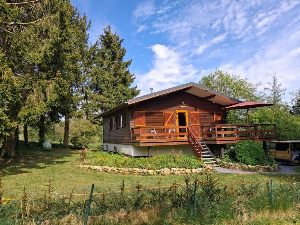 Chalet te koop Belgische Ardennen eigen grond gerenoveerd, Afwasmachine, 2 slaapkamers, In bergen of heuvels, Landelijk