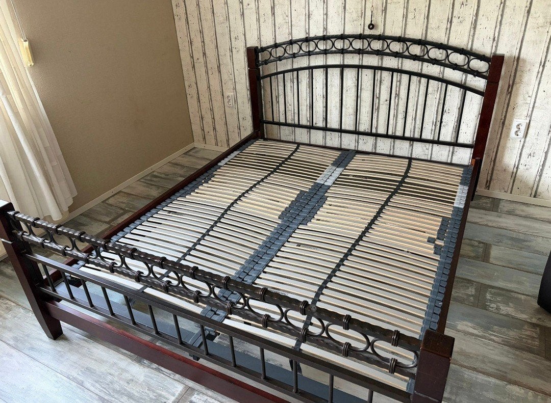 Stevig tweepersoonsbed 1.60m / 2.10m, Ophalen, Gebruikt, Bruin, 210 cm