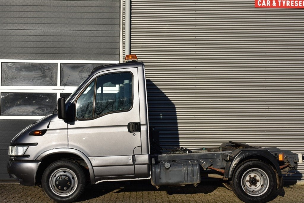 Iveco DAILY CHASSIS CAB 3 ZITS / PTO / ORIG NEDERLANDS / BE-, Auto's, Bestelauto's, Achterwielaandrijving, 4 cilinders, Origineel Nederlands