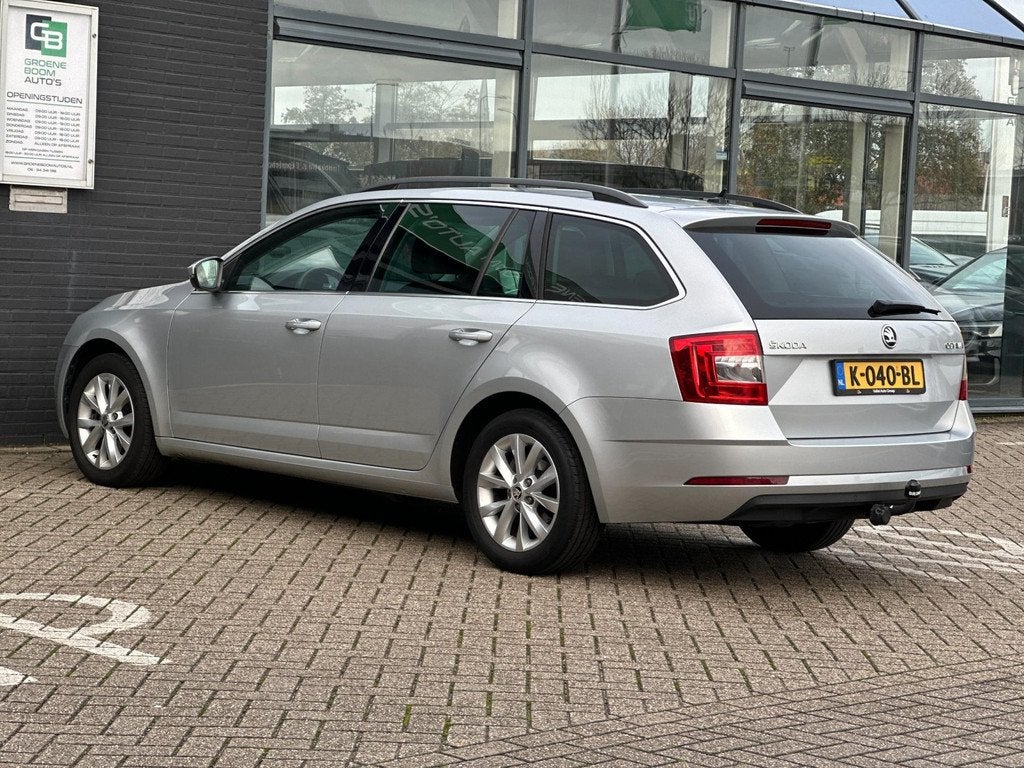 Skoda Octavia Combi 1.0 TSI Greentech Business Edition/1STE, Auto's, Skoda, Gebruikt, Origineel Nederlands, 3 cilinders, Zilver of Grijs
