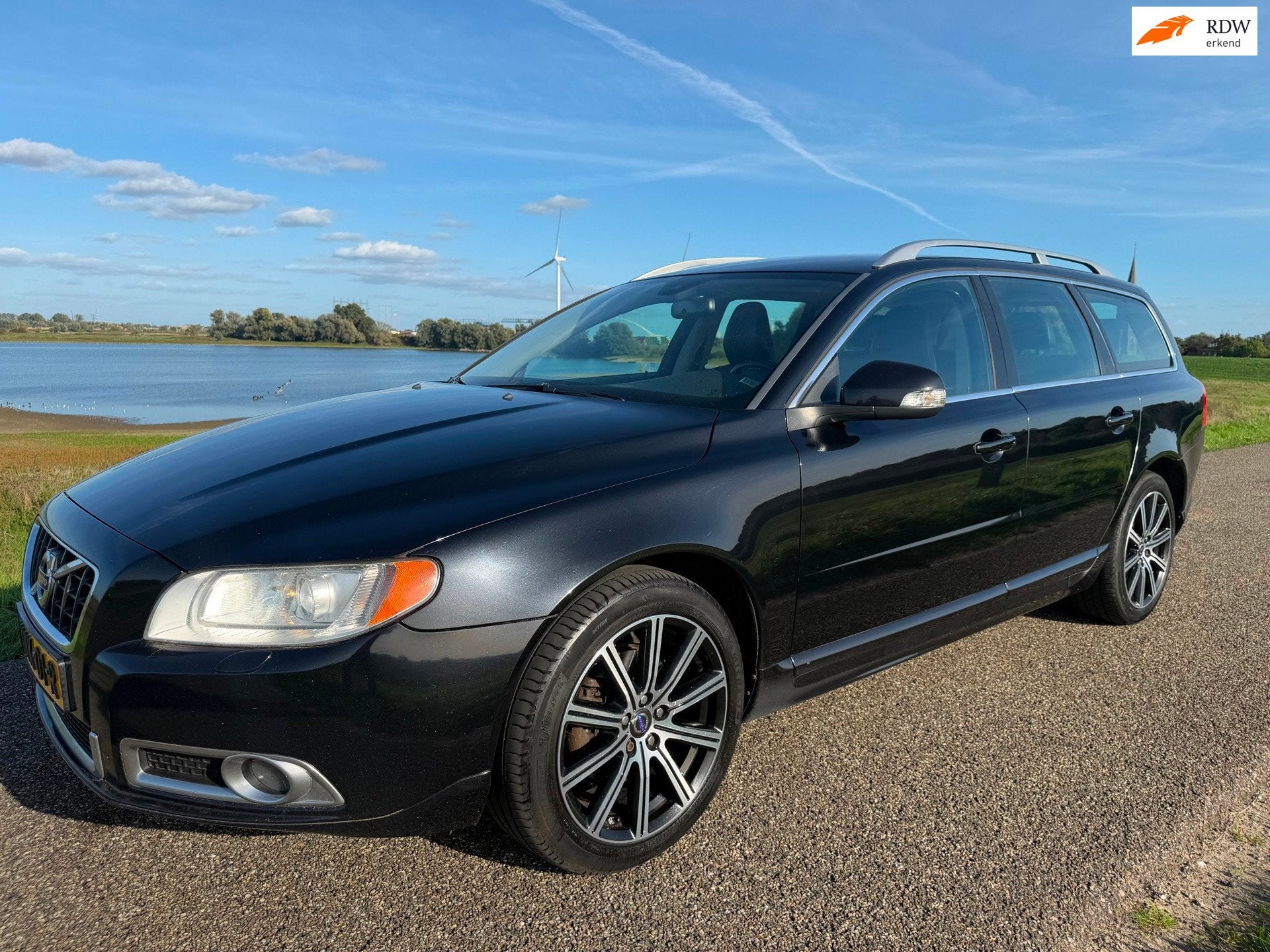 Volvo V70 2.0 T5 Summum, Auto's, Euro 5, 4 cilinders, Automatische klimaatregeling, Zwart