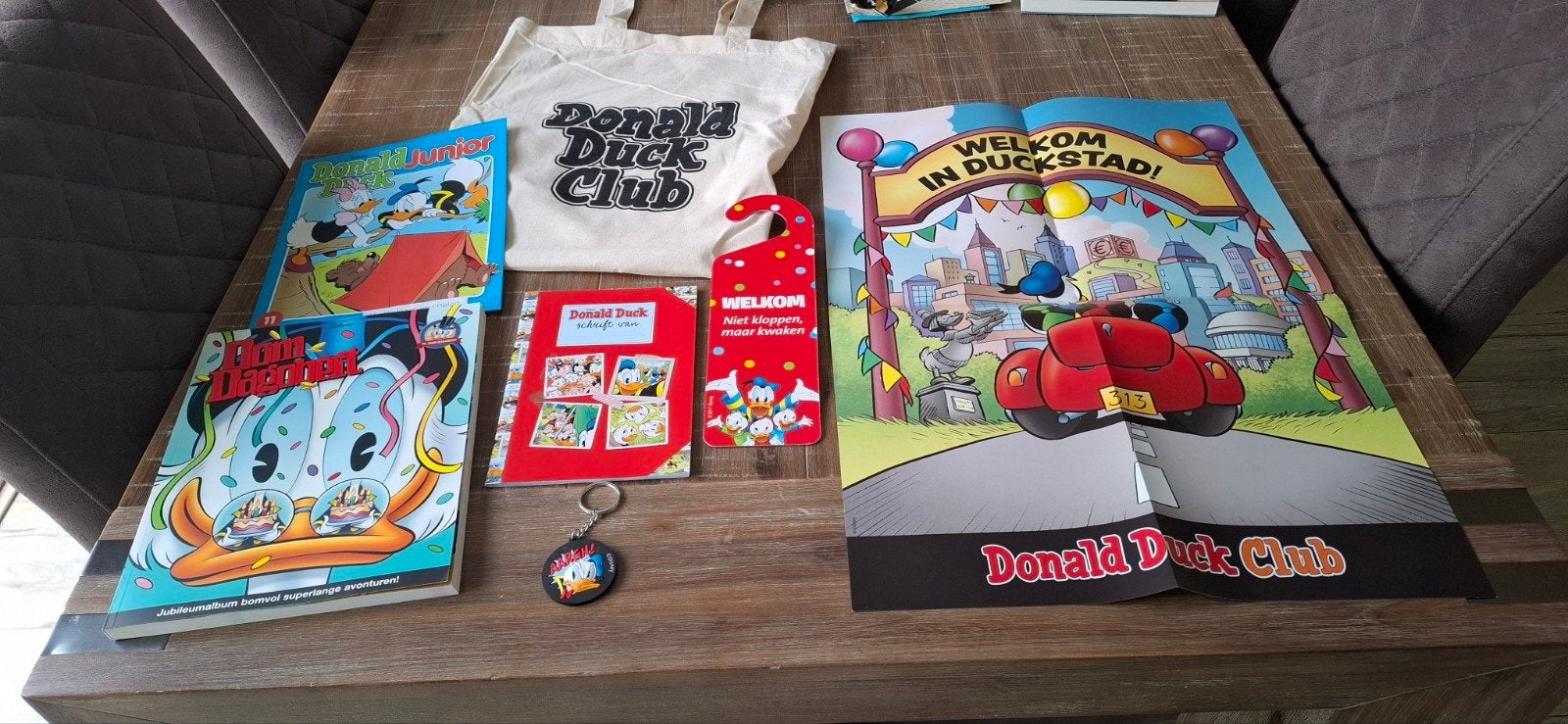 Donald Duck Club pakket - Jubileumalbum en meer!, Boeken, Meerdere stripboeken, Ophalen of Verzenden, Zo goed als nieuw, Walt Disney
