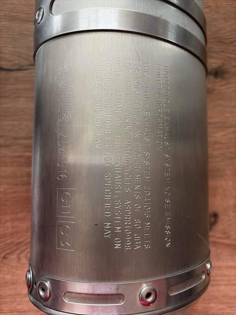 Aprilia Tuono 1000r uitlaat (Set van 2), Ophalen, Gebruikt