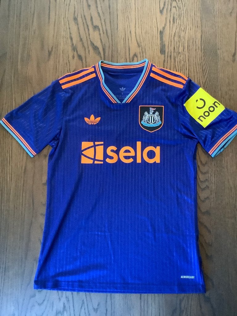 Newcastle United uitshirt 2023/2024 - Maat S, Adidas AG, Adi-Dassler-Straße 1, 91074 Herzogenaurach, Duitsland, Shirt, Contact@adidas.com