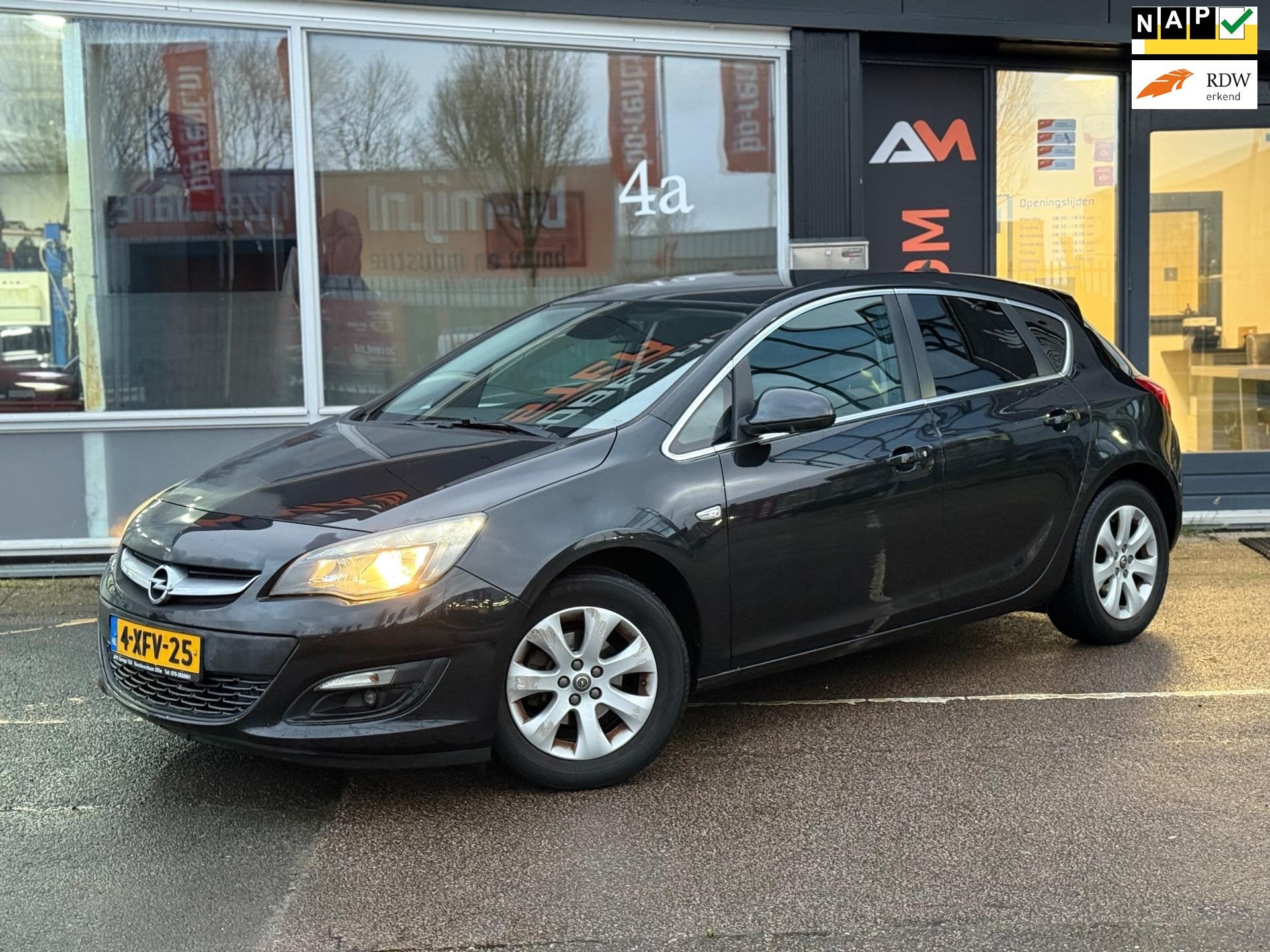 Opel Astra 1.4 Business + | Airco | Cruise | PDC, Voorwielaandrijving, Euro 5, 101 pk, Gebruikt