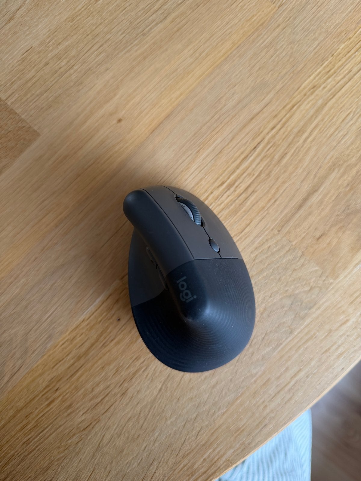 LOGITECH Lift Verticale Ergonomische Muis draadloos, Computers en Software, Rechtshandig, Muis, Ergonomisch, Ophalen of Verzenden