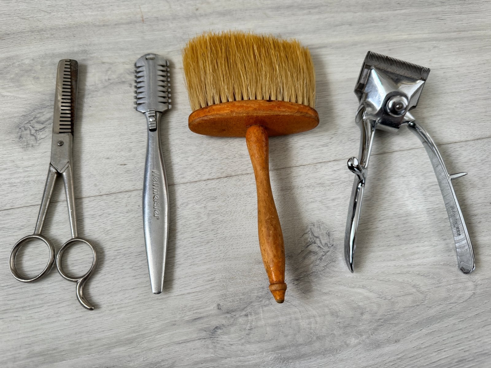 Vintage kappersspullen: schaar, scheermes, kwast, tondeuse, Ophalen of Verzenden