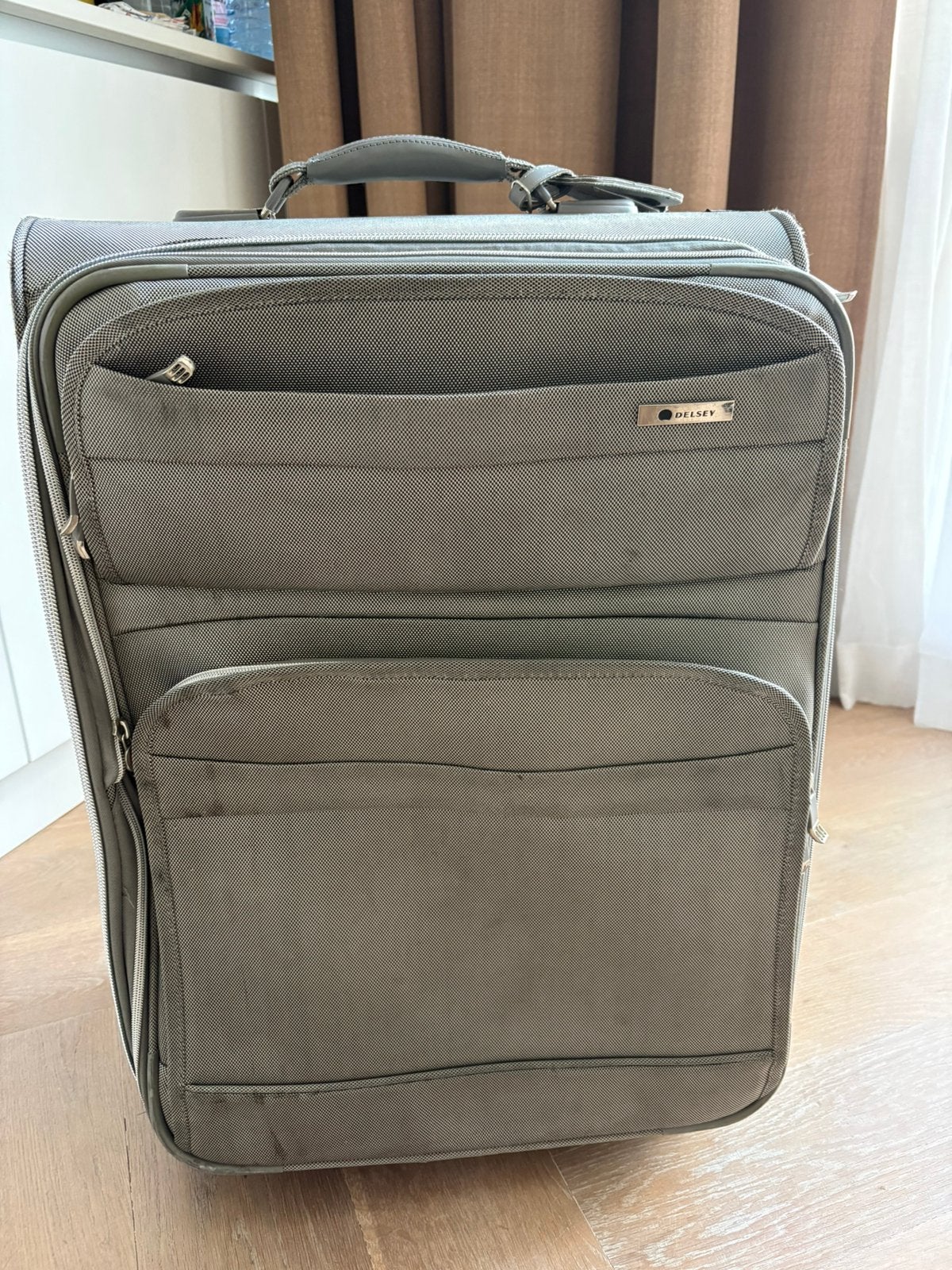Delsey Expandable Koffer - Gebruikt, Wielen Perfect, 40 tot 60 cm, 30 cm of meer, Gebruikt, 55 tot 75 cm