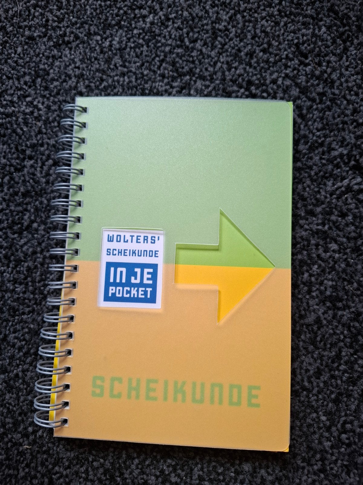 Wolters' Scheikunde in je Pocket - Teun Pieters, Gelezen, Ophalen of Verzenden, MBO, Teun Pieters