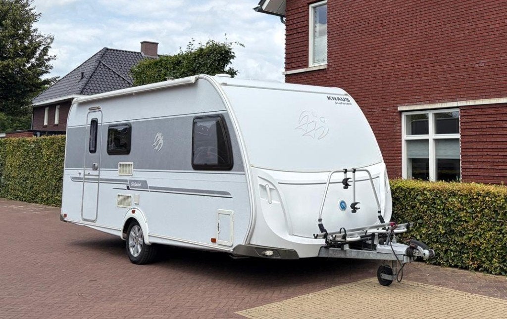 Knaus Sudwind 500 FDK caravan met stapelbed en zakluifel, Caravans en Kamperen, Caravans, Treinzit, Particulier, 5 tot 6 meter