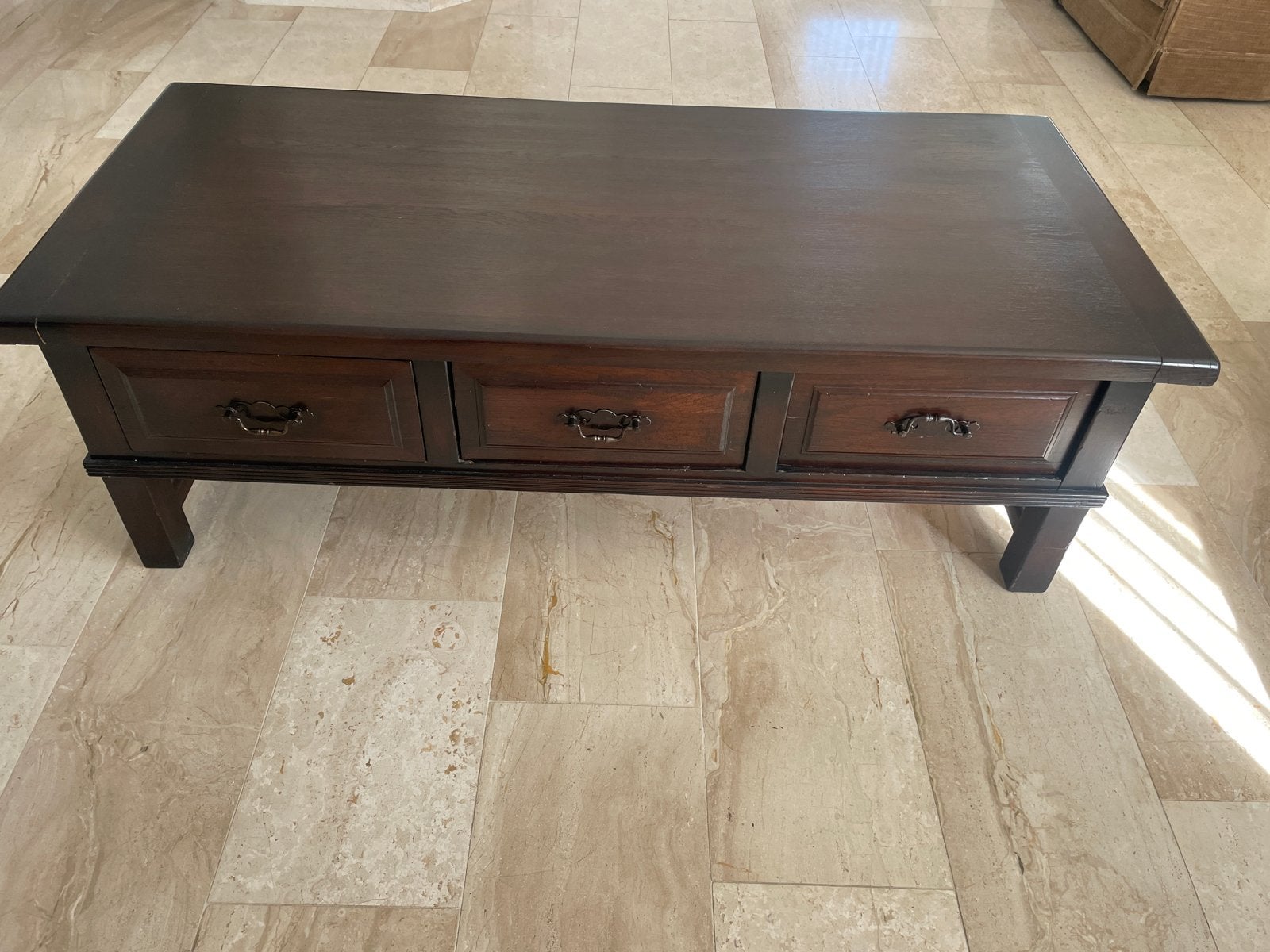 Donkerbruine houten salontafel met 3 lades, Ophalen, Gebruikt, 50 tot 100 cm, 100 tot 150 cm