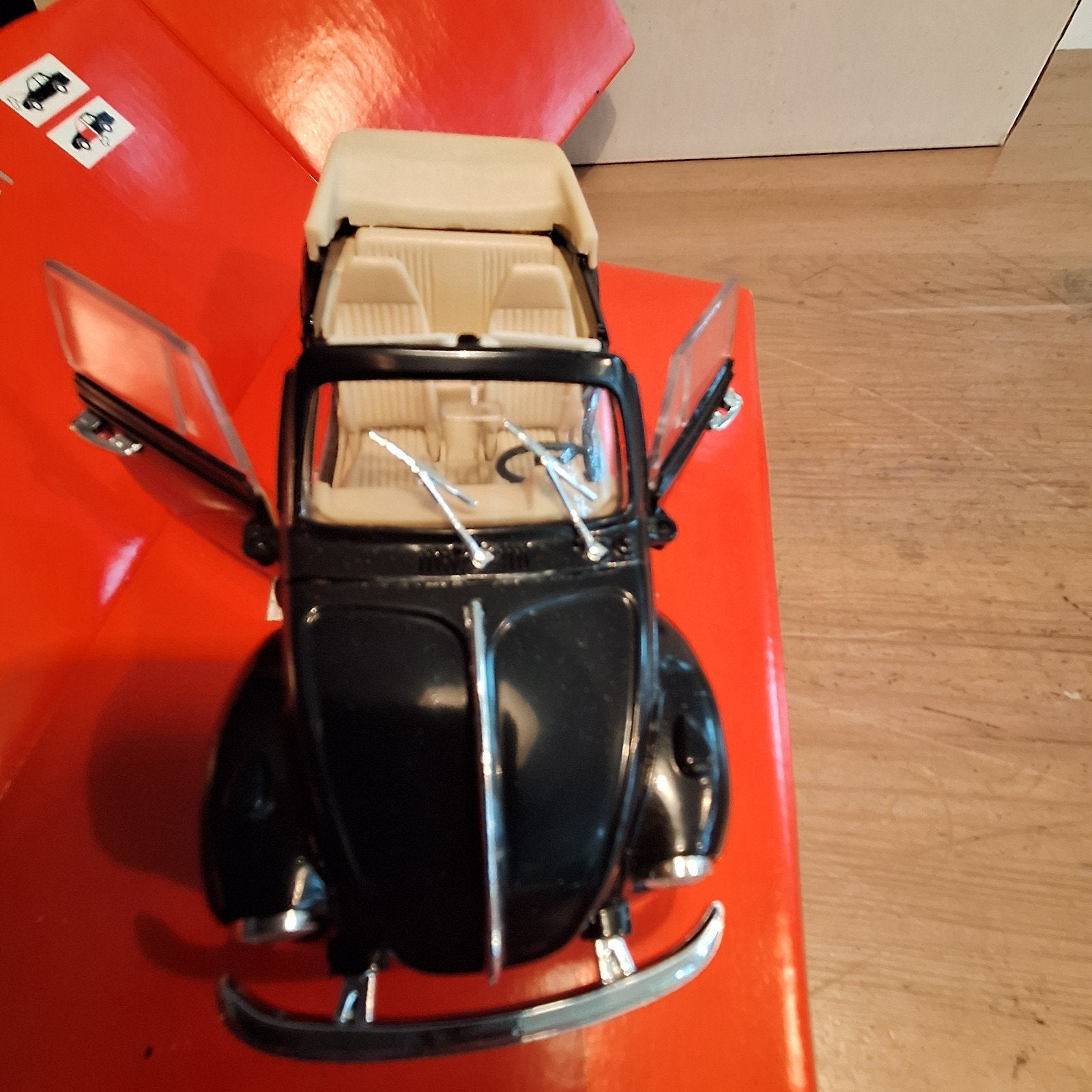 Polistil 1:24 VW Kever Cabriolet - Zwart, Ophalen of Verzenden, Zo goed als nieuw, Auto, Overige merken