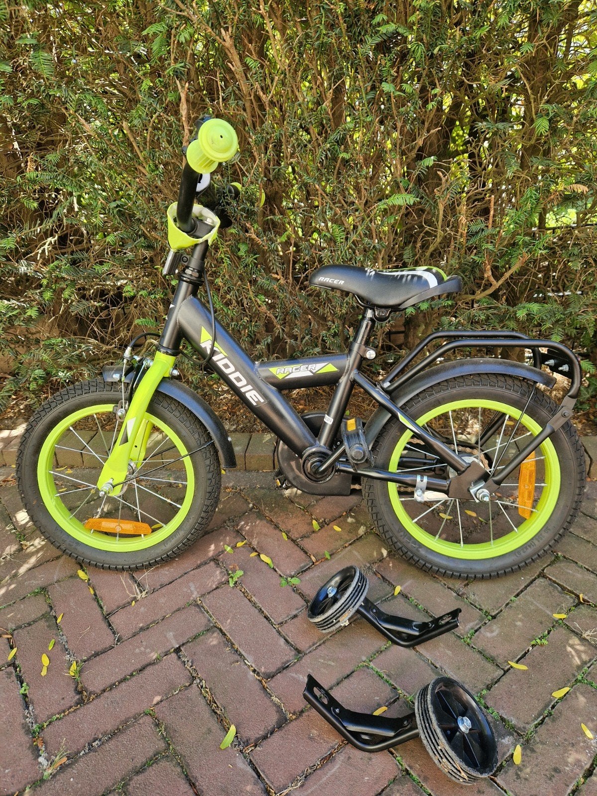 Kinderfiets Kiddie Boy 14" Zwart/Groen - Zo goed als nieu, Ophalen, Zijwieltjes, Kiddie Boy, Minder dan 16 inch