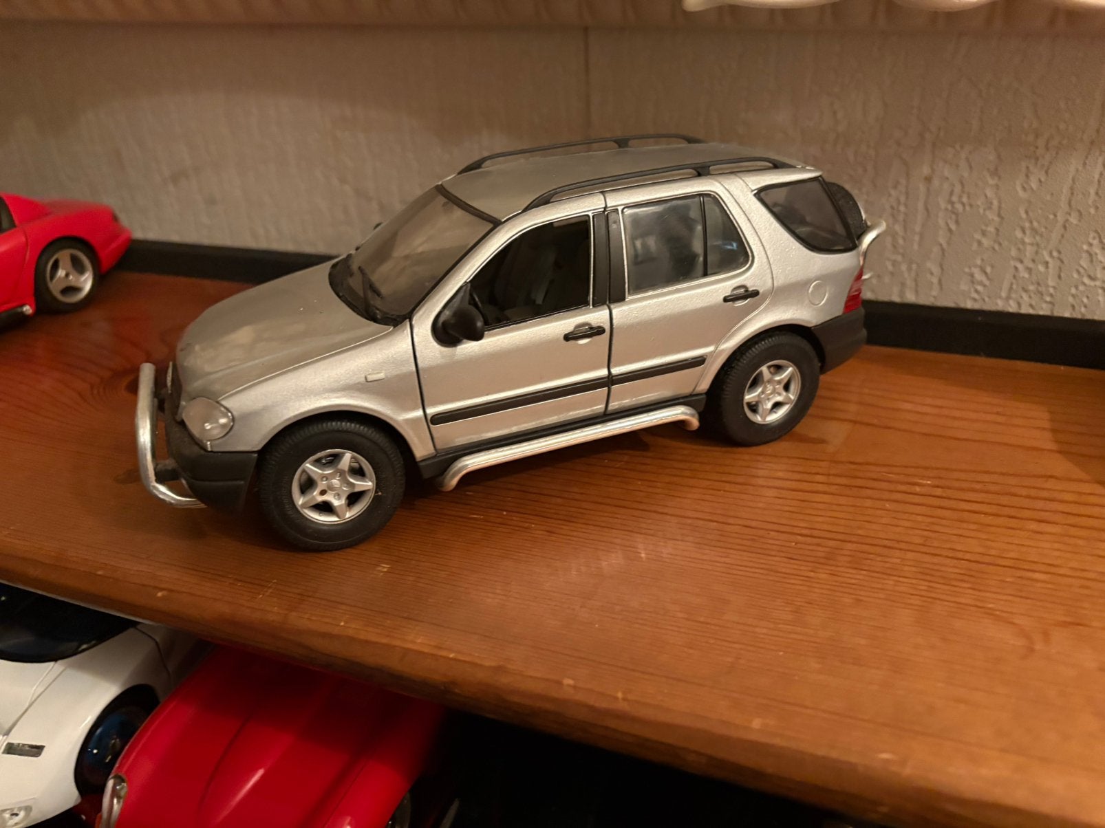 Mercedes.  ML  320.      Maisto, Ophalen of Verzenden, Zo goed als nieuw, Maisto