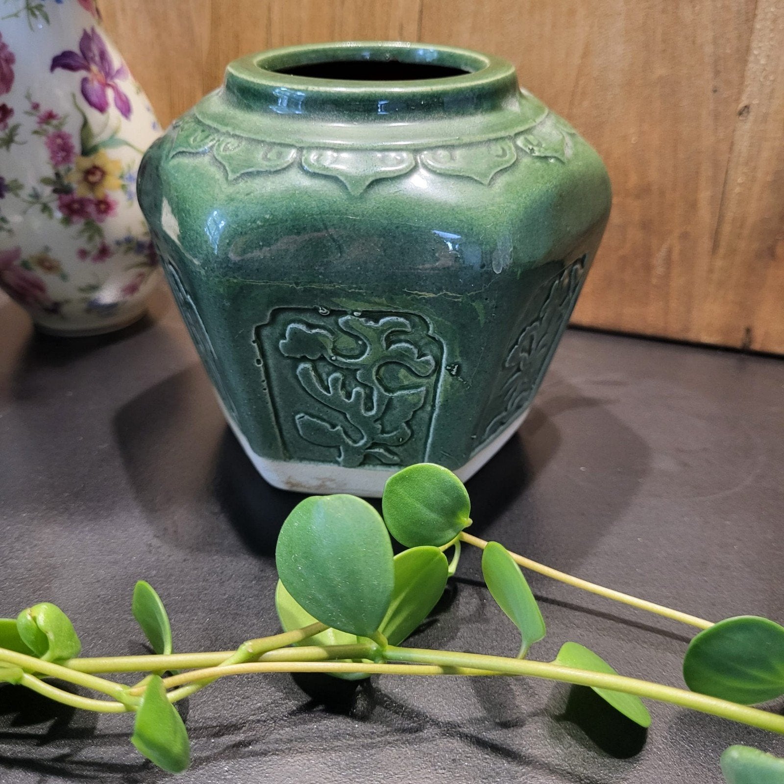 Groene vintage gemberpot met reliëf - 9 cm hoog, ø 10 cm, Ophalen of Verzenden