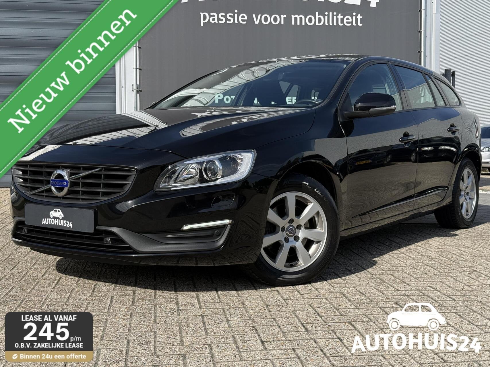 Volvo V60 2.0 T4 190pk Automaat bj2016 Xenon|Navi|Trekhaak|G, Auto's, Volvo, Gebruikt, Leder en Stof, Zwart, 1600 kg