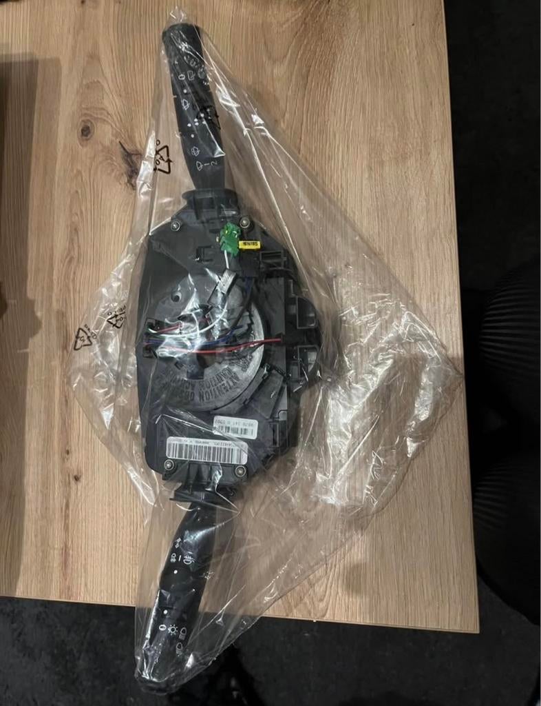 Stuurkolomschakelaar Renault Megane - Nieuw in verpakking, Ophalen of Verzenden, Nieuw, Renault
