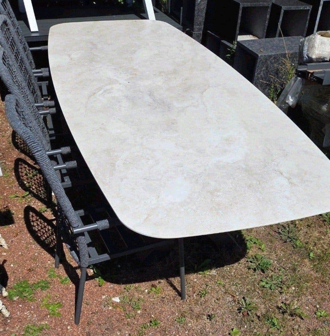 3METER TAFEL MET KERAMISCHE TAFELBLAD DEENS OVAAL, Tuin en Terras, Ophalen, Nieuw