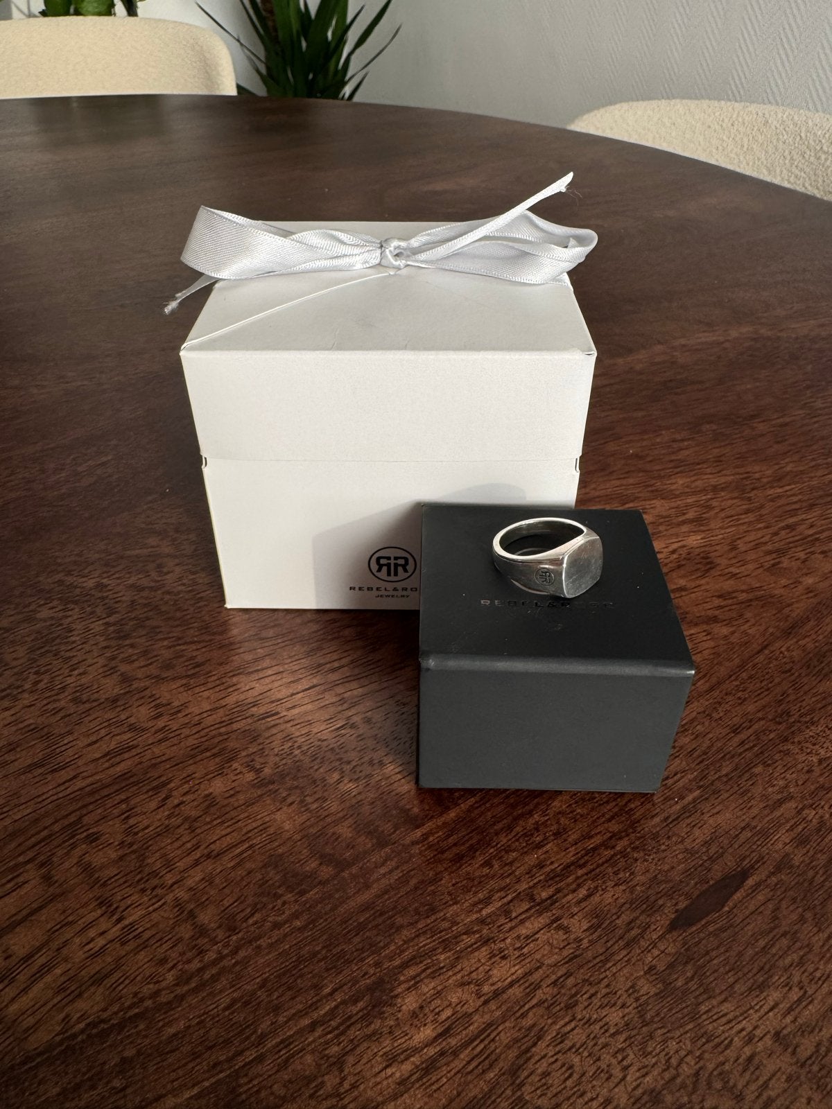 Rebel & Rose zegelring maat 63 met doosje en verpakking, Sieraden, Tassen en Uiterlijk, Gebruikt, 20 of groter, Heer, Ophalen of Verzenden