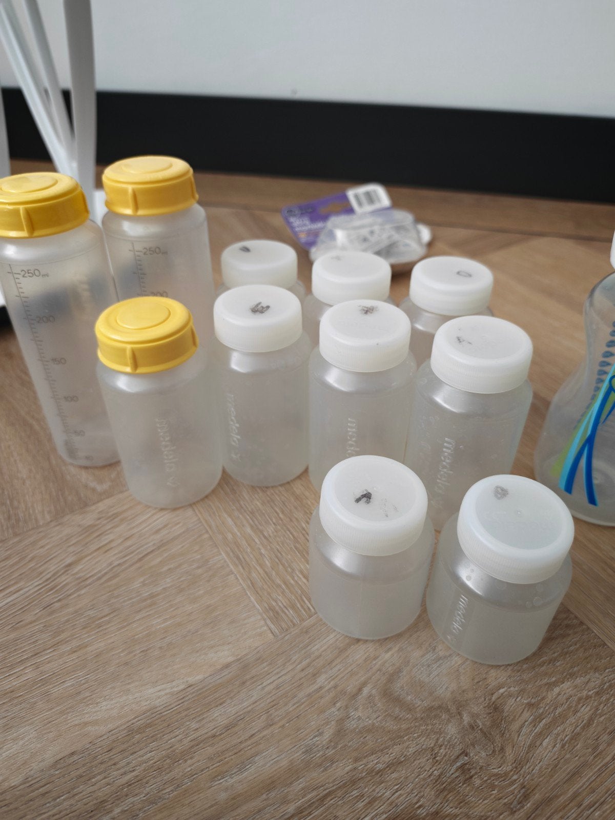 Medela moedermelk bewaarflesjes en potjes, Kinderen en Baby's, Babyvoeding en Toebehoren, Ophalen of Verzenden, Zo goed als nieuw